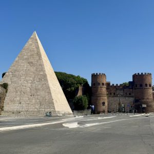 Pyramide Station